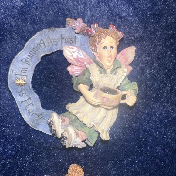 Fairy on Skates "I'm Running as Fast as I Can" With Coffee Cup Resin Brooch Pin - Picture 1 of 1